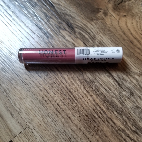2/$15! Honest Beauty Liquid Lipstick - Passion - Picture 5 of 7